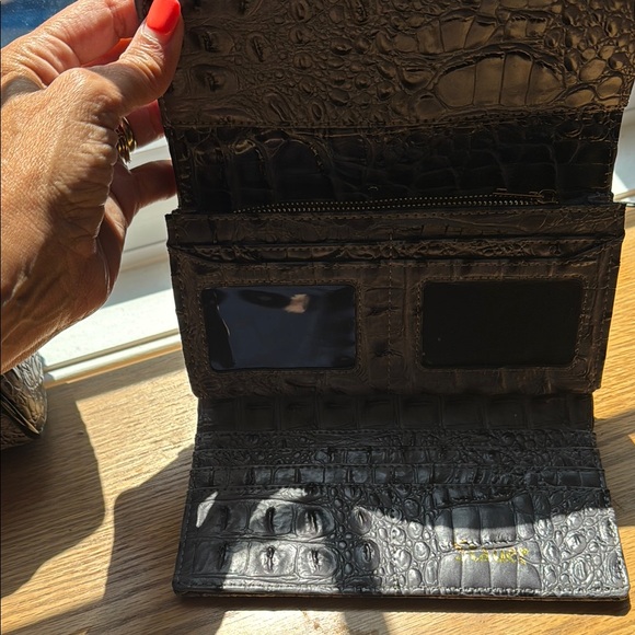 New Stauer Gray/Black Crocodile Pattern Handbag and Wallet Set - Picture 10 of 15